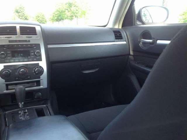 2010 Dodge Charger SXT 4DR Sedan